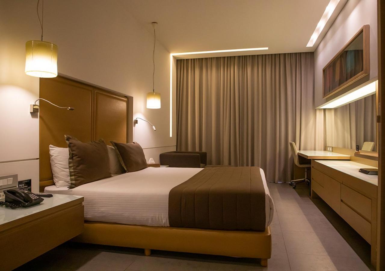 ביירות Saifi Suites Hotel מראה חיצוני תמונה