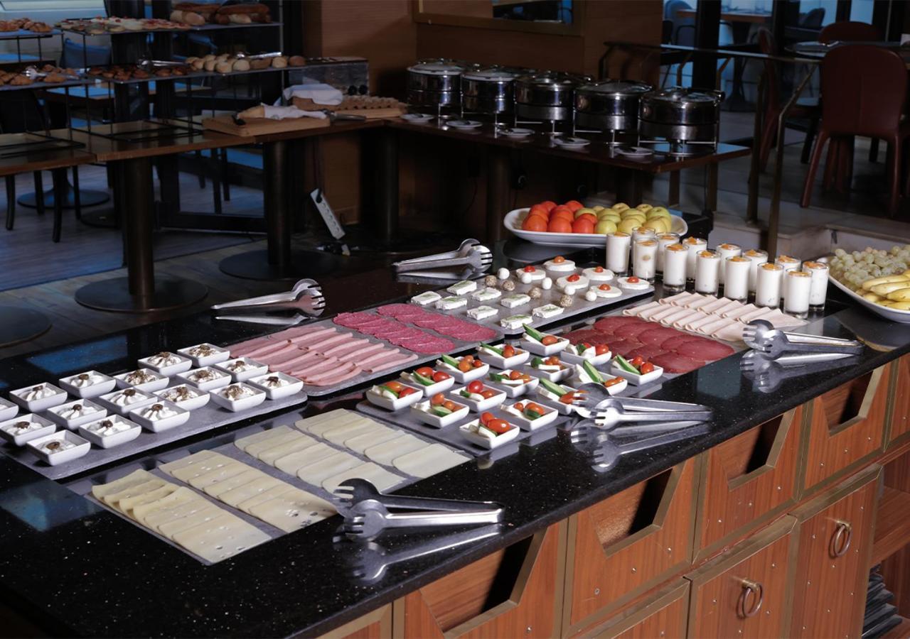 ביירות Saifi Suites Hotel מראה חיצוני תמונה